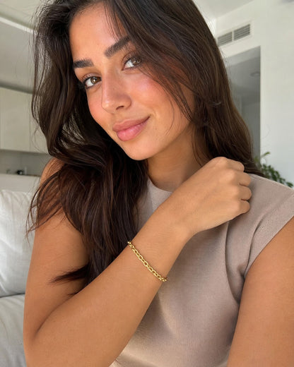 Gold Link Line Chain Bracelet