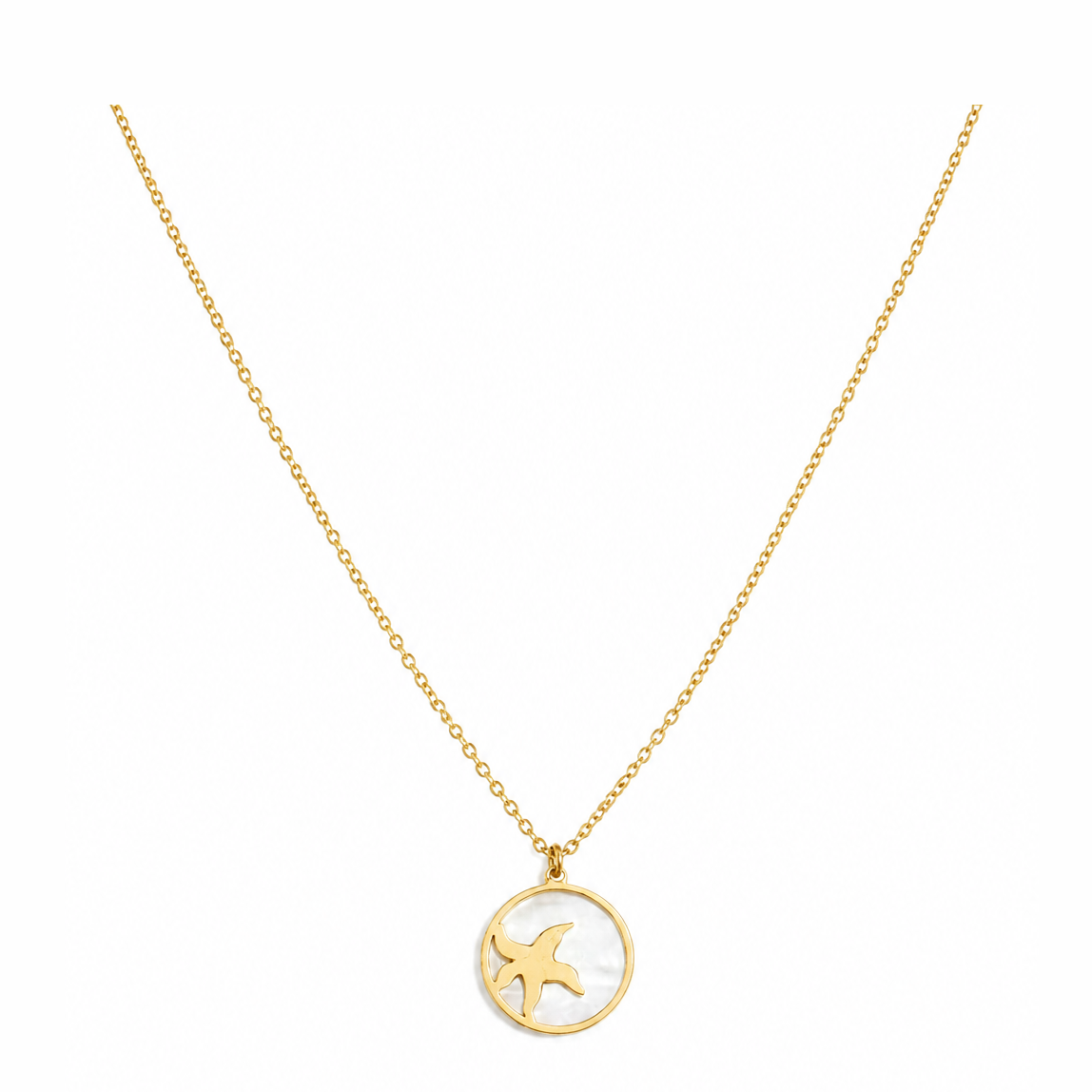Gouden zeester parelmoer ketting van stainless steel, productfoto op witte achtergrond