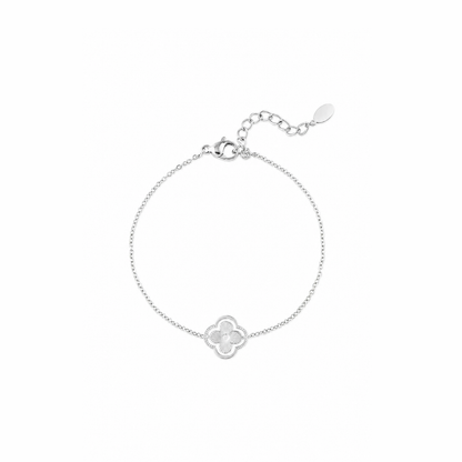 Zilveren klavertje vier armband van stainless steel, productfoto op witte achtergrond