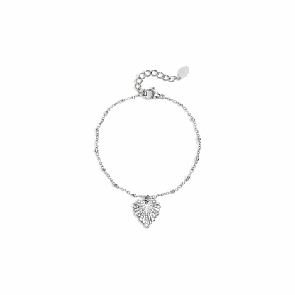 Zilveren schelp armband van stainless steel, productfoto op witte achtergrond