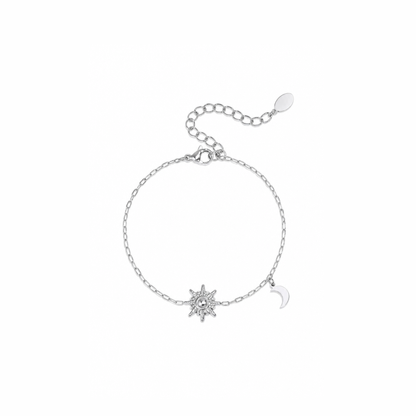 Zilveren zon en maan armband van stainless steel, productfoto op witte achtergrond